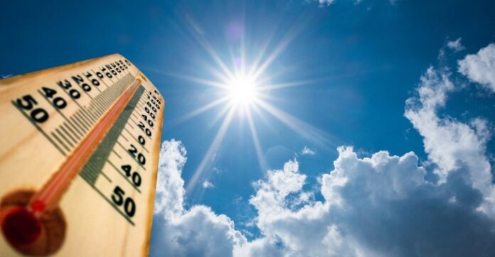 thermometer sun high degres hot summer day high summer temperatures picture id824845572